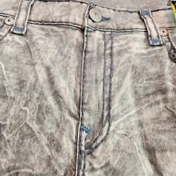 True Religion NWOT Light Gray Jeans Cut Off Shorts with Blue Accents 12'inseam - Picture 10 of 13
